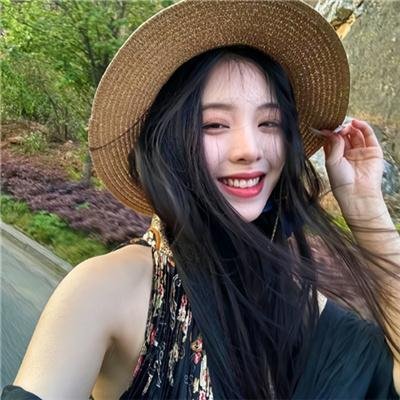 年轻女孩爱过来
